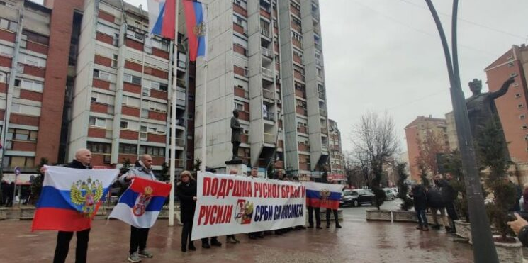 Serbët e veriut të Kosovës u bëjnë thirrje Rusisë e Ukrainës të bashkohen kundër Perëndimit
