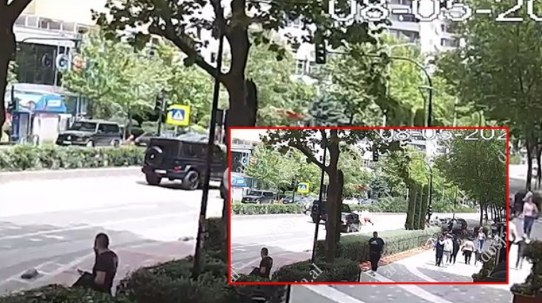 Pamje me video: Momenti i rëndë kur Mercedesi përplas burrë e grua dhe fëmijën 3-muajshe