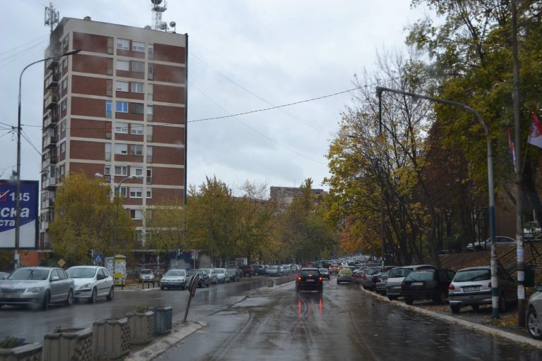 Rrihen 4 të rinj shqiptarë në veri, njërit i thyhet hunda