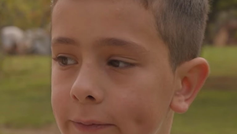 “Kam nis me qajt dhe s’kam mujt me u ndalë”, 9-vjeçari kujton me lot momentin kur i vdiq babai
