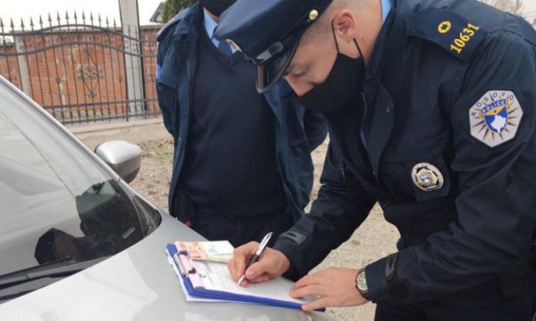 Kujdes në trafik, nga sot mund të gjobiteni nëse s’keni të vendosura gomat dimërore