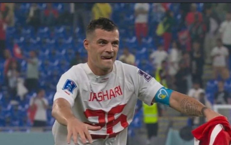 Granit Xhaka tregon se përse e veshi fanellën e Jasharit