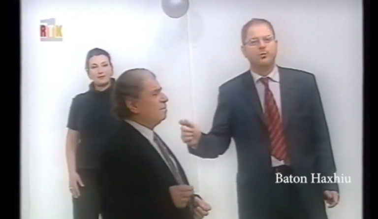Viti i ri 2002- Dëgjojeni Baton Haxhiun duke kënduar për natën festive