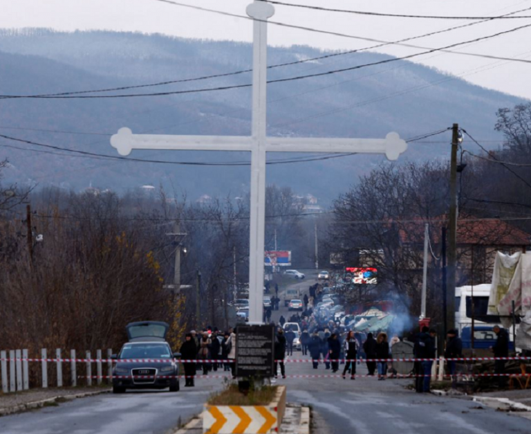 Raportohet se janë rrëmbyer katër serbë në veri, dërgohen në Serbi