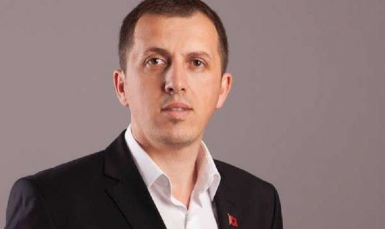 Zyba shpalos planin e qeverisë pas heqjes së barrikadave