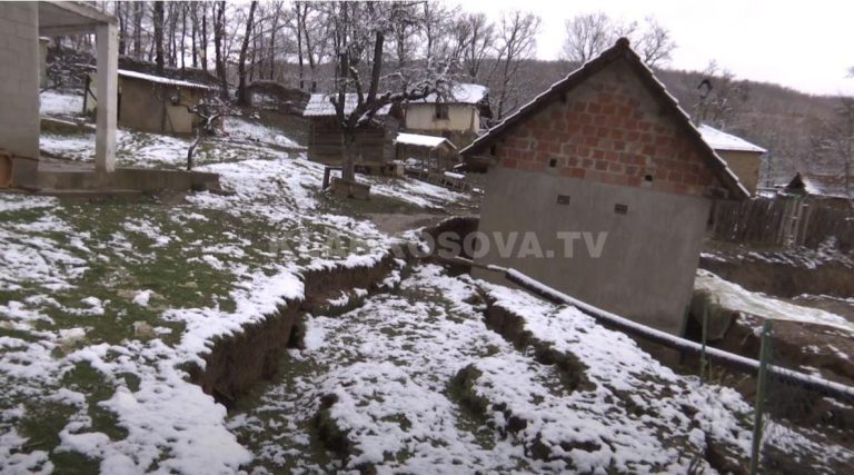 Lëkundet shtëpia në Rashan të Mitrovicës, largohen 11 banorë