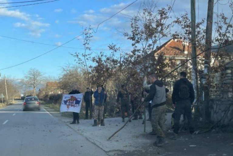 “Mbanin pankarta me hartën e Kosovës dhe flamurin e Serbisë brenda saj” – zbardhen detaje të reja nga plagosja në Shtërpcë