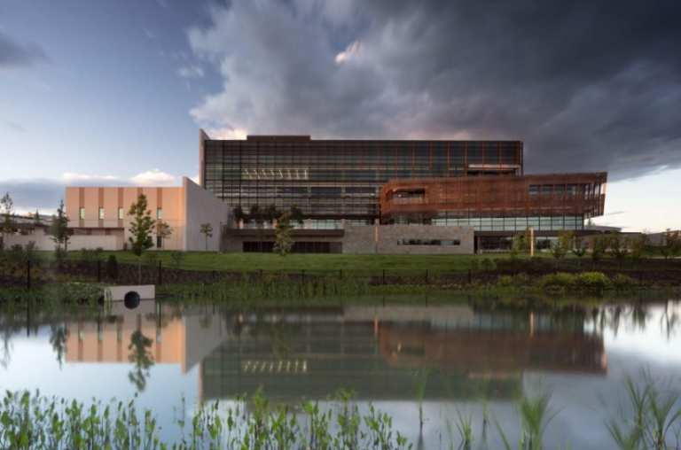 Ambasada e SHBA-së sqarohet për pëlqimin e lajmit për çnjohje në Twitter