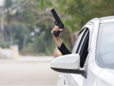 Mitrovicasi ia kris armës rreth 30 herë, kërcënon policin që intervenoi: Ki me pasë punë ti me mu…