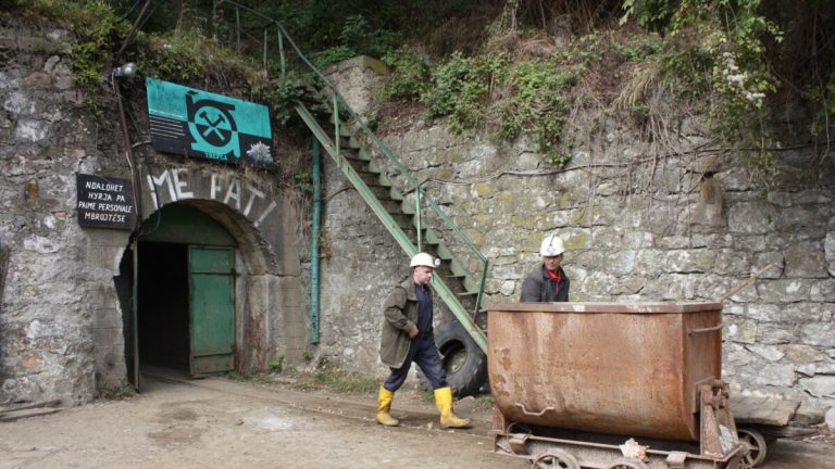 Miliona euro borxh, Trepça pagoi 104 punëtorë në të zezë, pa deklarim dhe pa dokumente të Kosovës