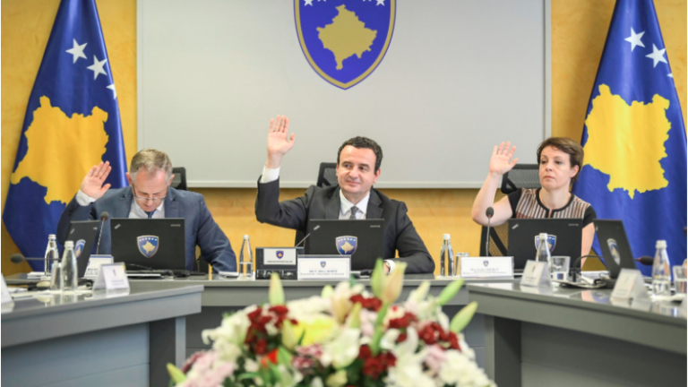 Nga shpronësimet në veri, deri tek ashpërsimi i sanksioneve ndaj Rusisë e Bjellorusisë – të gjitha vendimet që u morën në mbledhjen e sotme të Qeverisë