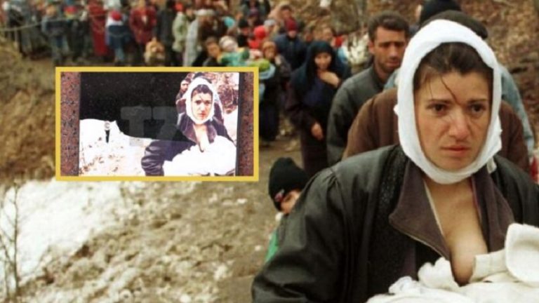 Dëmtohet në Mitrovicë fotografia që bëri histori, ishte e vendosur në një lapidar