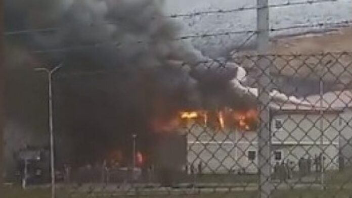 Shpërthimi i zjarrit në Kazermën e FSK’së në Istog, Ministria e Mbrojtjes jep detaje