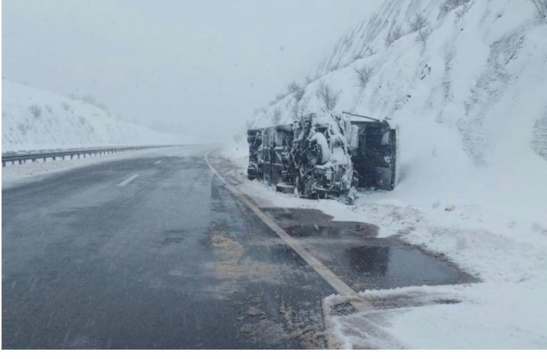 Autobusi me targa shqiptare përmbyset në Kroaci, vdes një person