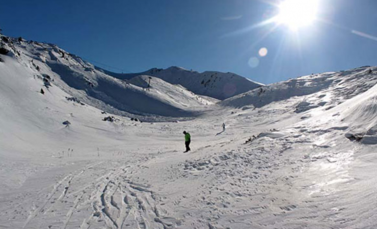 E rëndë: Aksidentohet për vdekje një 12-vjeçare teksa po skijonte në Brezovicë
