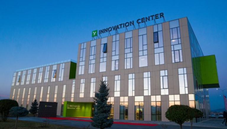 InstaBuilt: E ardhmja është prej druri