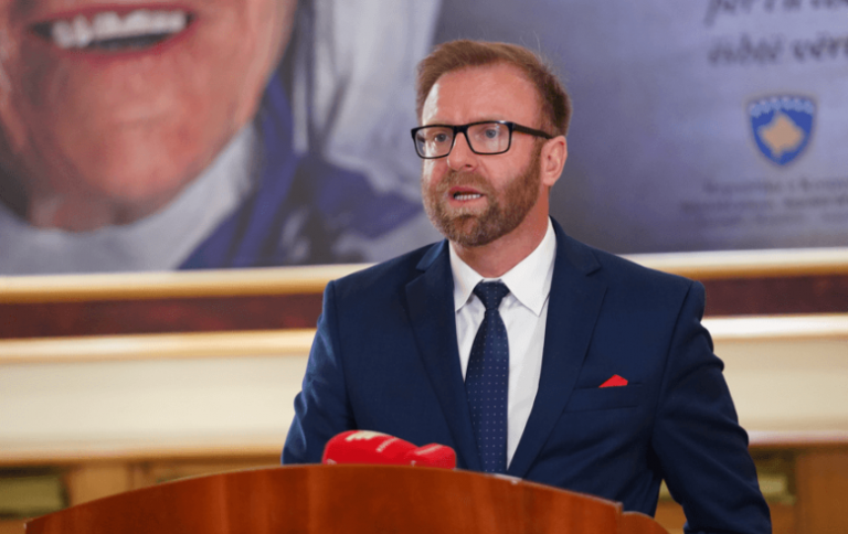 Abazi paralajmëron disa audio-incizime: Kurti dha urdhër për shkarkimin tim