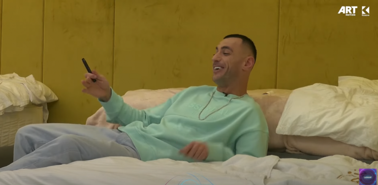 Stresi drejtuar Xhulit: Me mua nuk ka, unë ta paloj dhe ta kam palosur midis pesë milionë shqiptarëve (VIDEO)