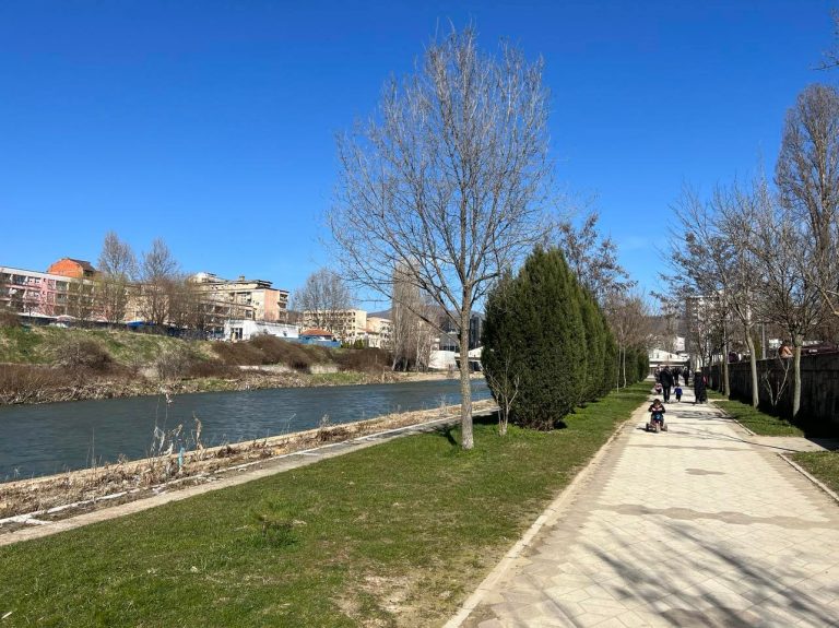 Ministria e Shëndetësisë apel qytetarëve: Kujdes nga temperaturat e larta