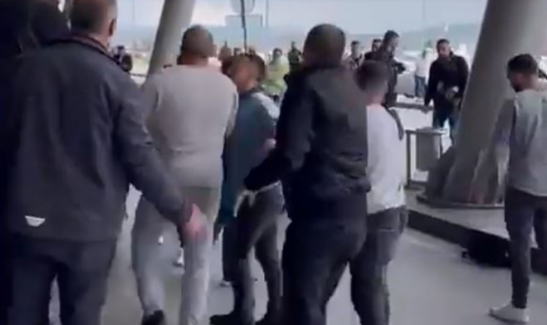 “Pse ma kqyre gruan te Check-in”, mësohet arsyeja e rrahjes së dy grupeve në aeroport
