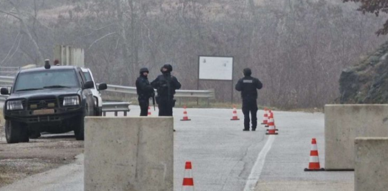 Policia kapi dy postierë të Serbisë në veri, iu gjetën Dinarë në vlerë mbi 100 mijë euro të padeklaruara