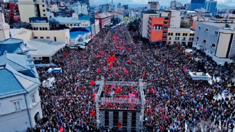 “Liria ka emër”: Mësohet sa qytetarë morën pjesë në marshin solidarizues me krerët e UÇK-së