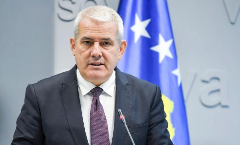 Sveçla: Asnjë nga ish-policët që zhveshën uniformat e policisë në veri, s’mund të kthehen