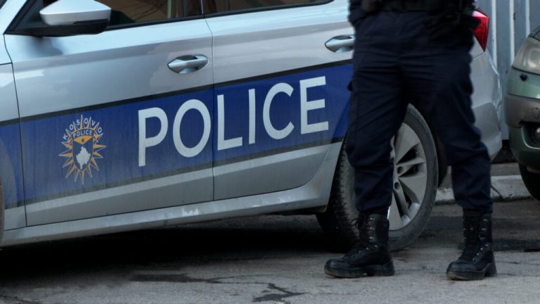 Katër policë sulmohen në Mitrovicën e Jugut, arrestohen të dyshuarit