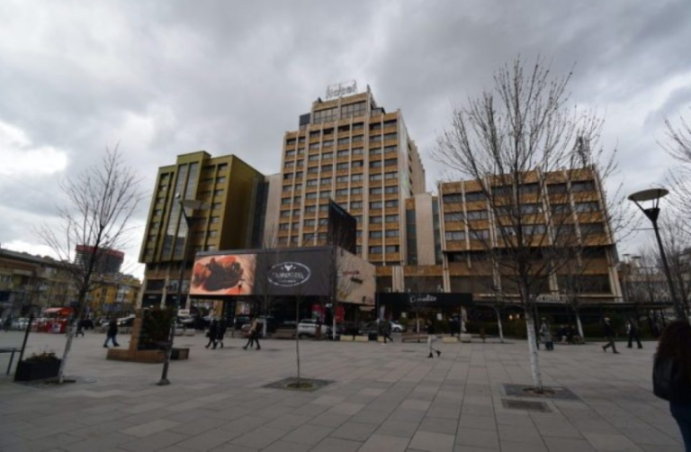 Gjendet i vdekur një 30-vjeçar në hollin e Hotel Grand në Prishtinë