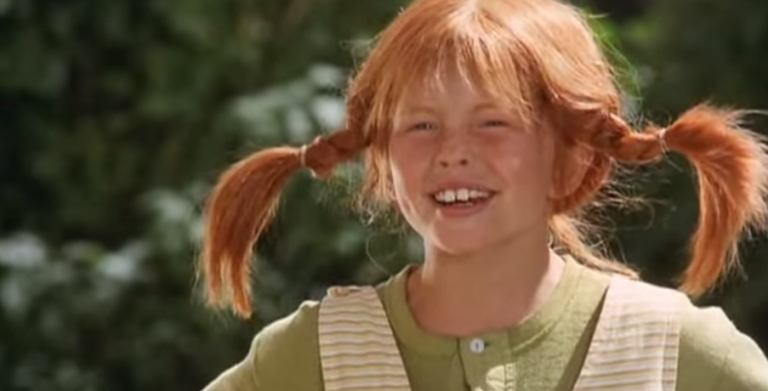 Ju kujtohet filmi ikonik Pipi Çorapegjata? Kështu duket sot aktorja e famshme