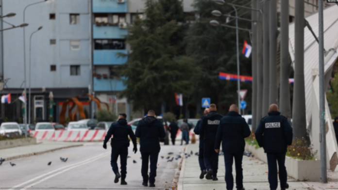 Policia mohon raportimet për rrahjen e dy të rinjve serbë në veri