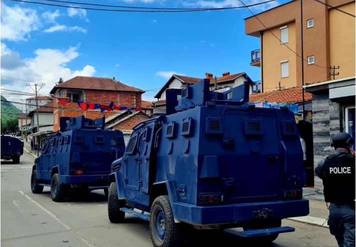 Evropa e Lirë: KFOR-i largon Policinë e Kosovës nga Mëhalla e Boshnjakëve