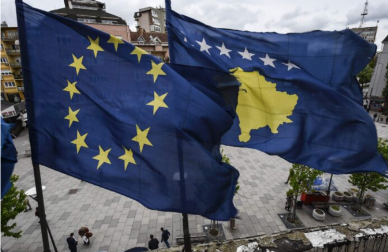 Politologët flasin për pasojat që mund t’i vuajë Kosova nga masat ndëshkuese të BE-së
