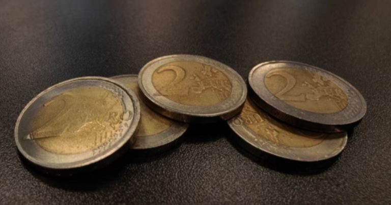 Paratë false vërshojnë tregun në Kosovë, prej nga po vijnë?