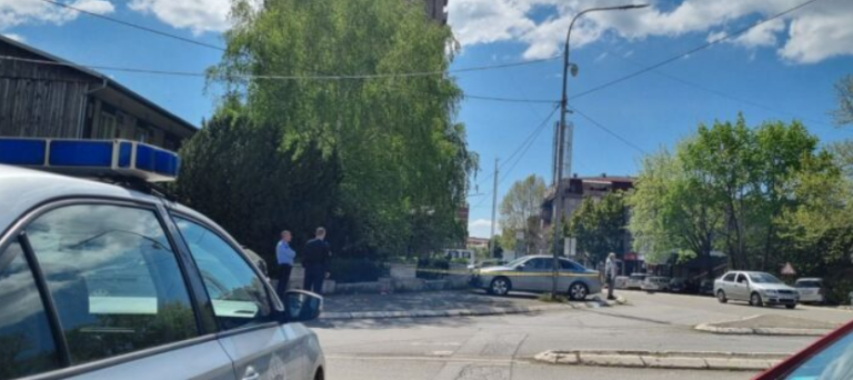 Shtëpia e një shqiptareje sulmohet me shok-bombë mëngjesin e sotëm në veri