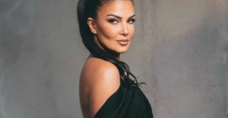 Ish-miss Kosova, Afërdita Paqarada, sot feston ditëlindjen, kaq vite po mbush ajo