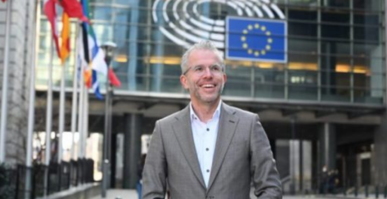 Eurodeputeti holandez tregon nëse janë në rrezik vizat për Kosovën