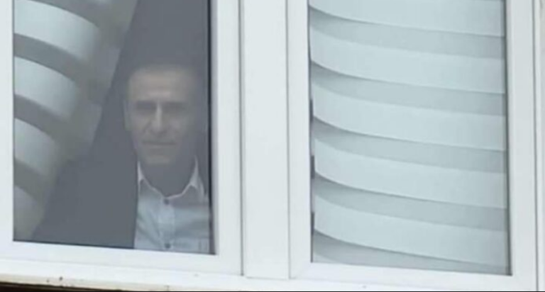 Si po ushqehet, pastrohet dhe fle në objekt të Komunës, Lulëzim Hetemi?