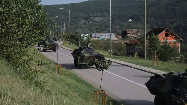 Vrasja e policit në veri, një ditë më parë u raportua se Serbia çoi afër kufirit me Kosovën ushtrinë e policinë