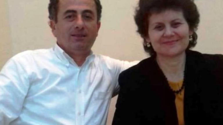 Mësuesi shqiptar nuk e përballoi ikjen e gruas, piu ilaç pranë varrit të saj dhe vdiq