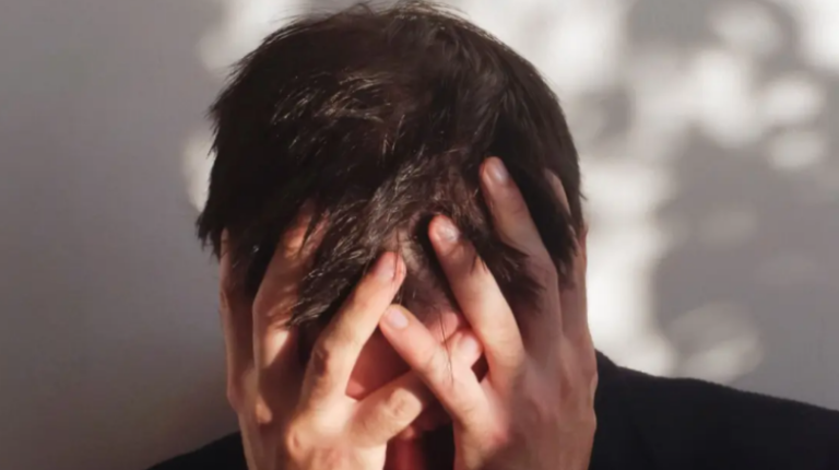 Kosovari denoncon në Polici të dashurën e tij, thotë se po e maltreton psiqikisht