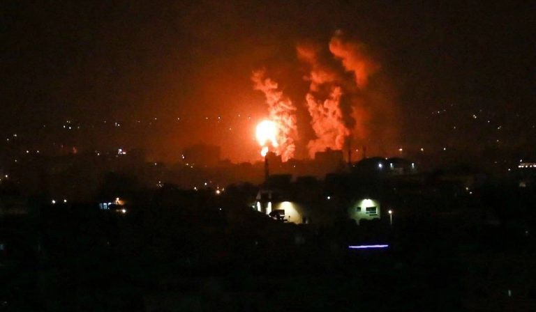 Izraeli thotë se operacionet tokësore po zgjerohen, intensifikohen bombardimet në Gaza