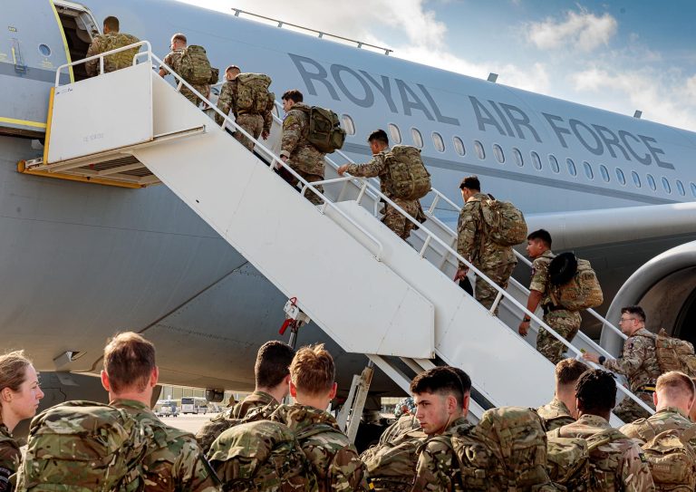 200 ushtarë britanikë arrijnë në Kosovë si përforcim i KFOR-it