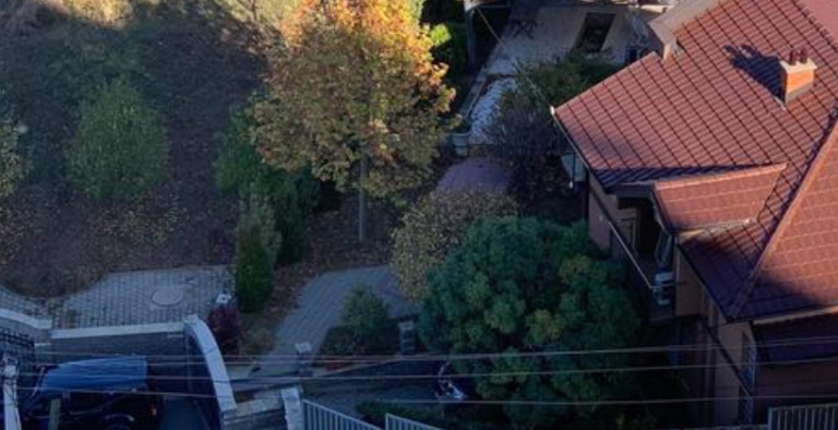 EULEX-i po bastisë shtëpinë e Bashkim Smakajt, ish shefit të AKI-së