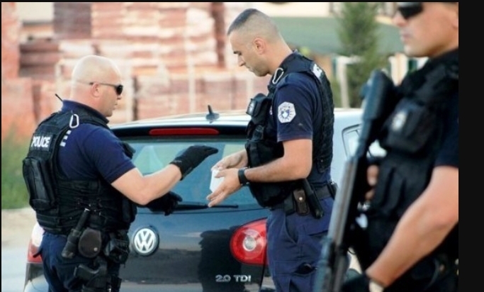 Ndodhë edhe kjo: Dy gra sulmojnë policin për shkak té dënimit për tejkalim të shpejtësisë