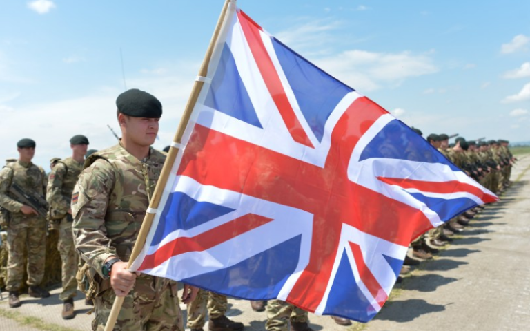 Tensionet në veri, KFOR-i rrit praninë me trupa britanike