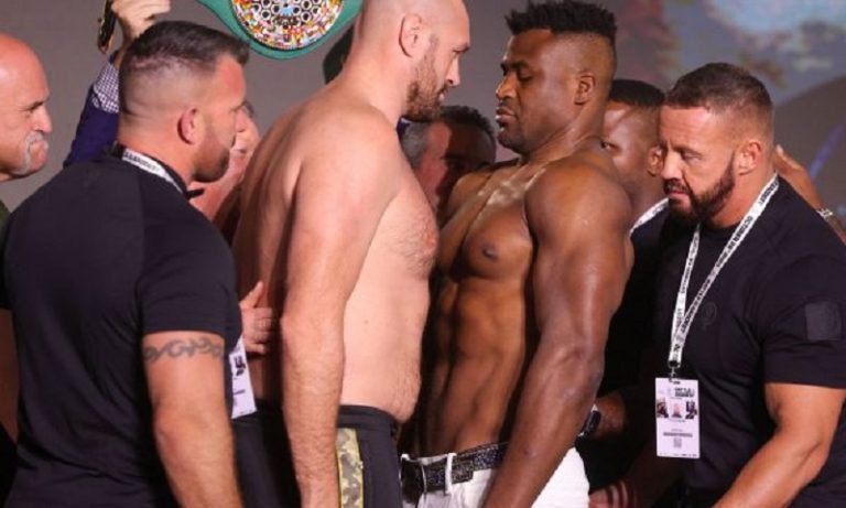 Tyson Fury ndeshet sonte, këtu mund ta ndiqni live