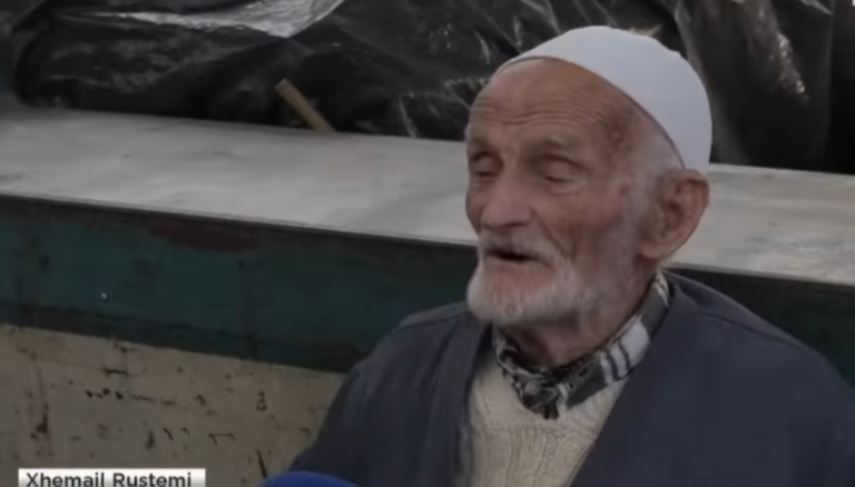 Varfëri të skajshme/ 111-vjeçari del çdo ditë që të punojë, kolegët: Edhe në pandemi ka punu