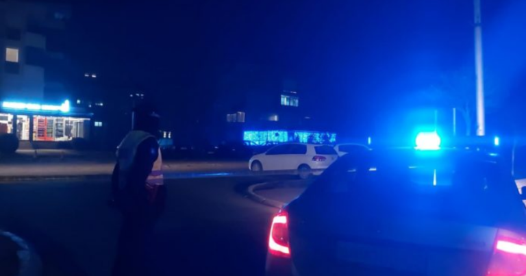 E rëndë: Djali në Mitrovicë rrah brutalisht prindërit, babait ia thyen këmbën