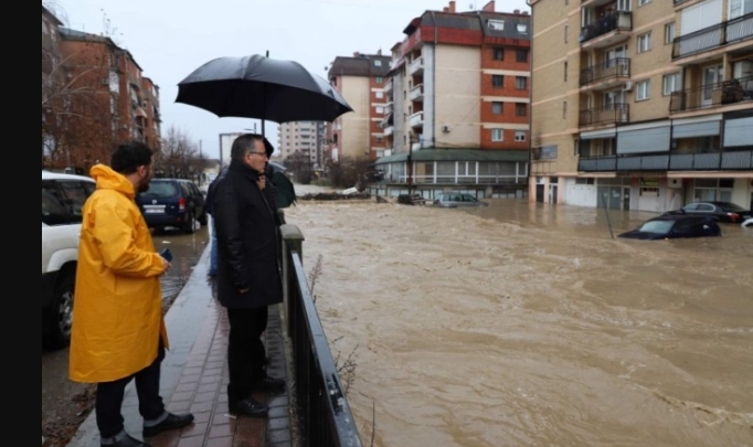 Reshjet e shiut përfshijnë Kosovën, IHMK paralajmëron për vërshime të shpejta në disa zona